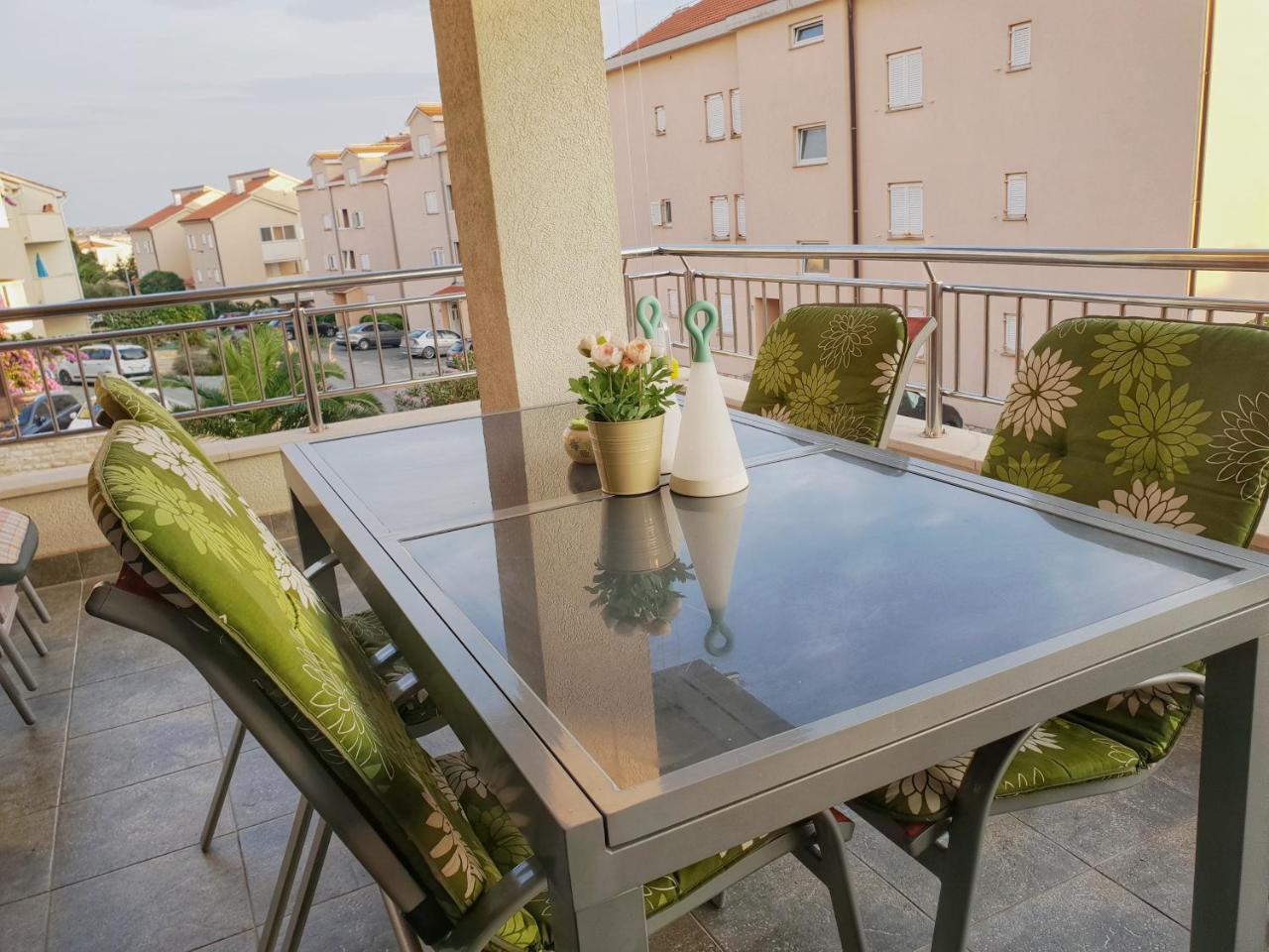Apartment Zana Novalja Exterior foto